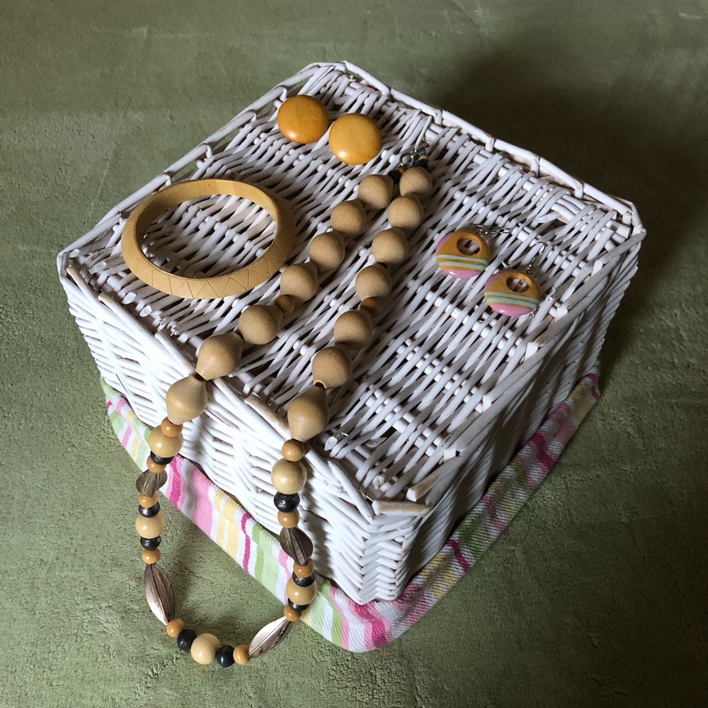 Wood necklace bracelet earrings 4 piece bundle natural cream tan Vintage silver - Picture 3 of 13